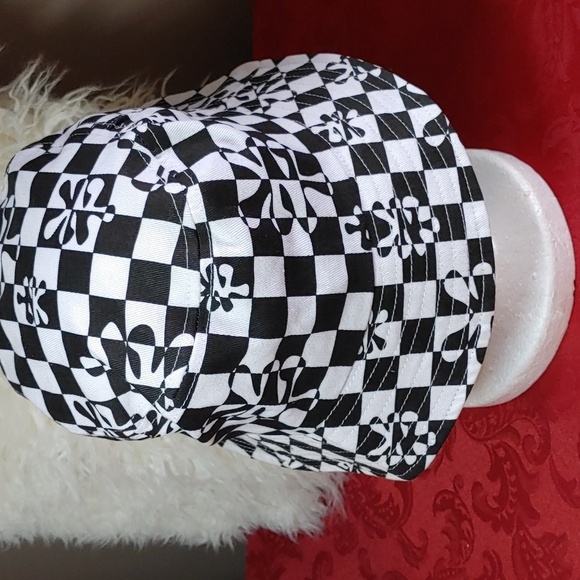 Zoo York Black & White Checkered Unisex Bucket Hat - Picture 5 of 10